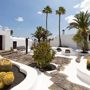 Pergolas Rural Apartment Tias